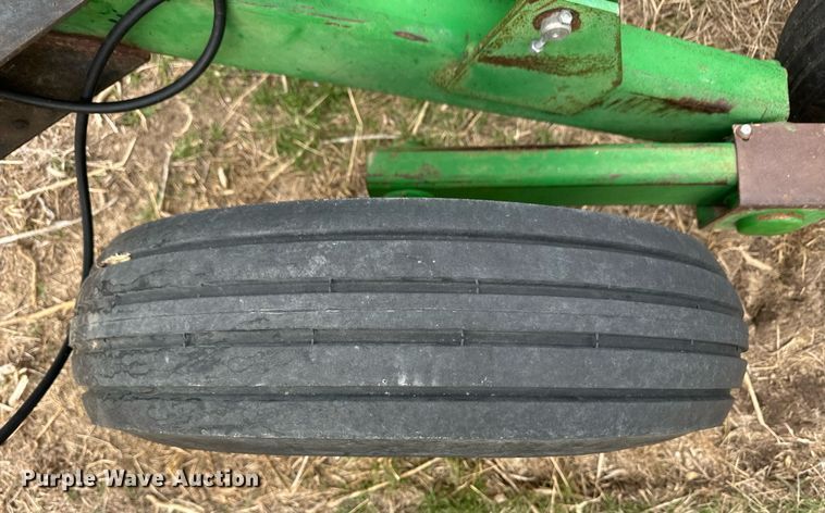 image for item ER8818 John Deere 610 chisel