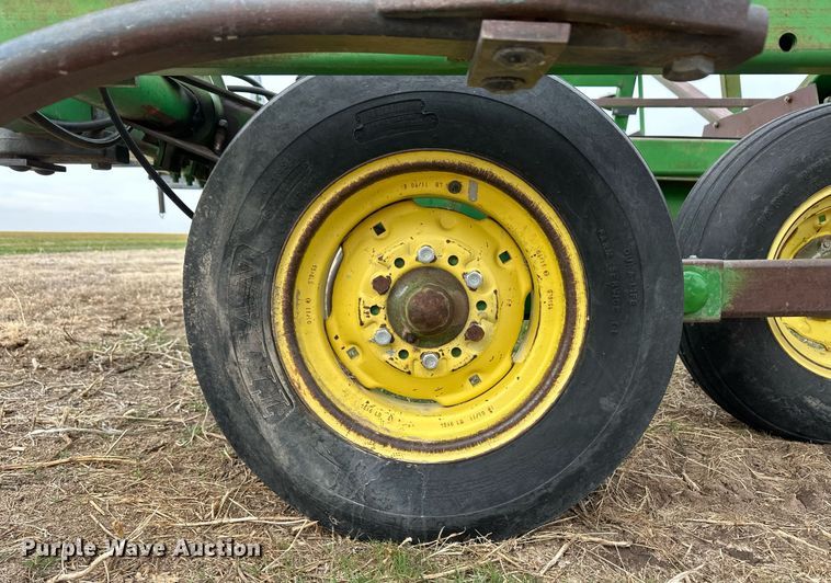 image for item ER8818 John Deere 610 chisel