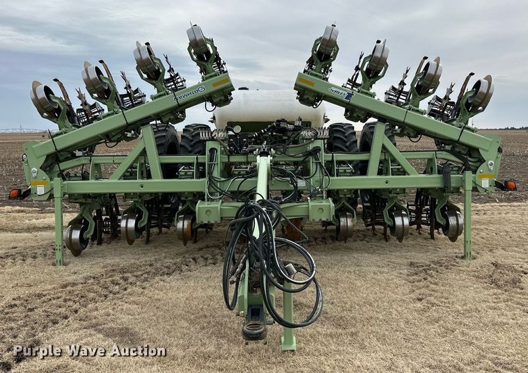 image for item ER8820 Orthman 1tRIPr strip-till