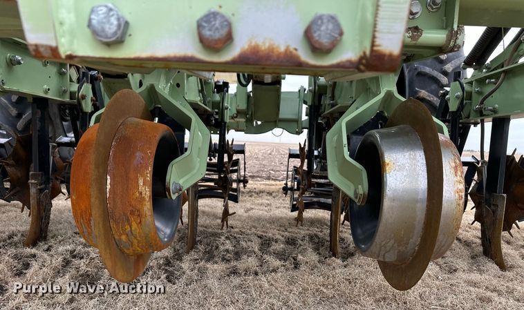 image for item ER8820 Orthman 1tRIPr strip-till
