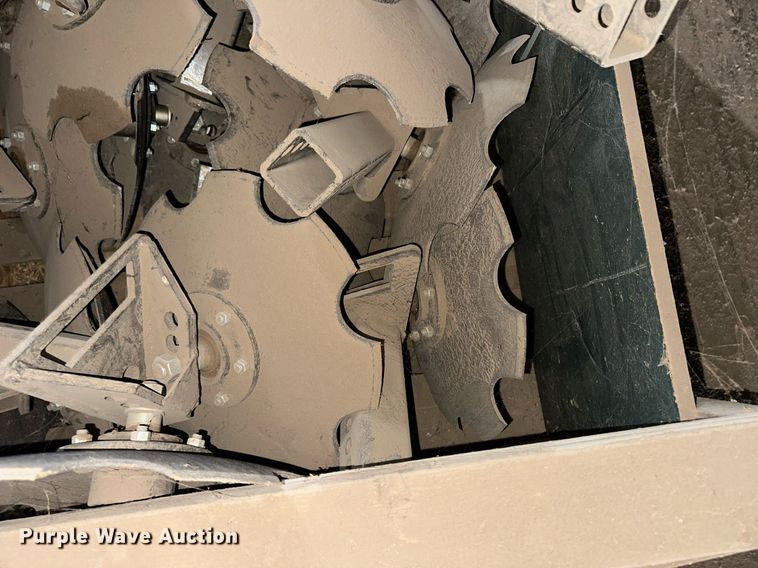 image for item ER8820 Orthman 1tRIPr strip-till