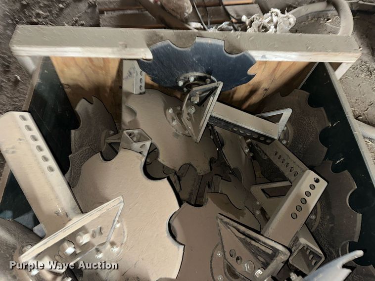 image for item ER8820 Orthman 1tRIPr strip-till