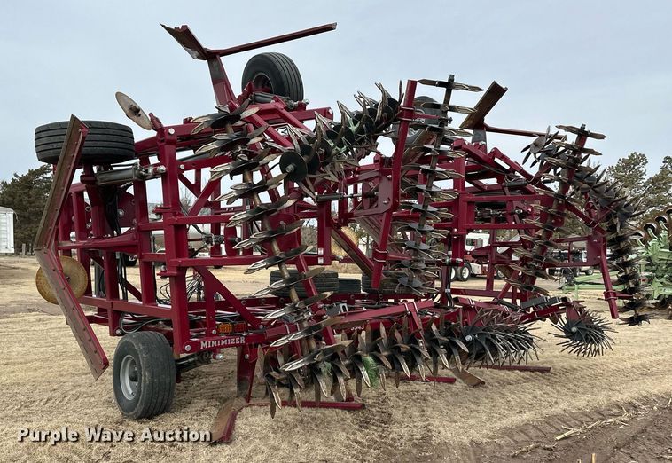 image for item ER8821 2022 Premier Tillage Minimizer 9543 sweep plow