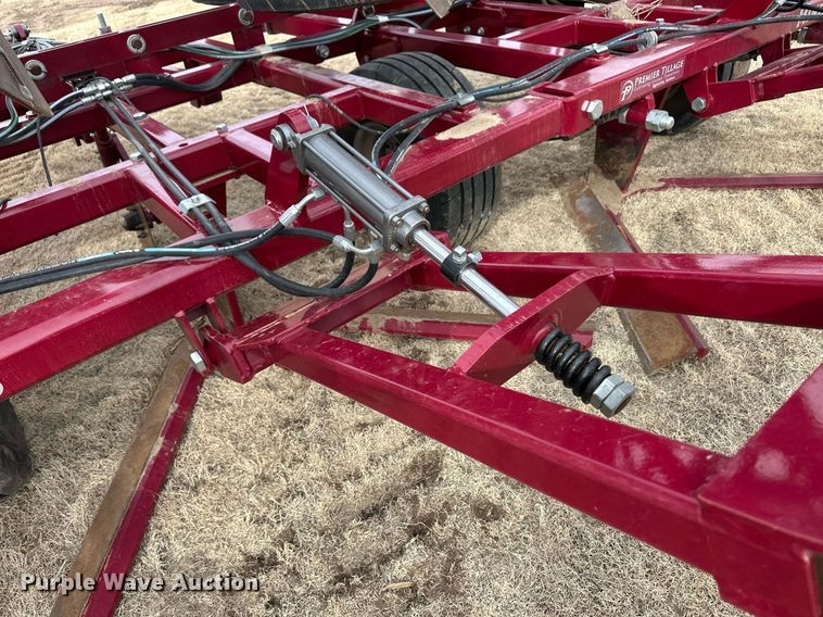 image for item ER8821 2022 Premier Tillage Minimizer 9543 sweep plow