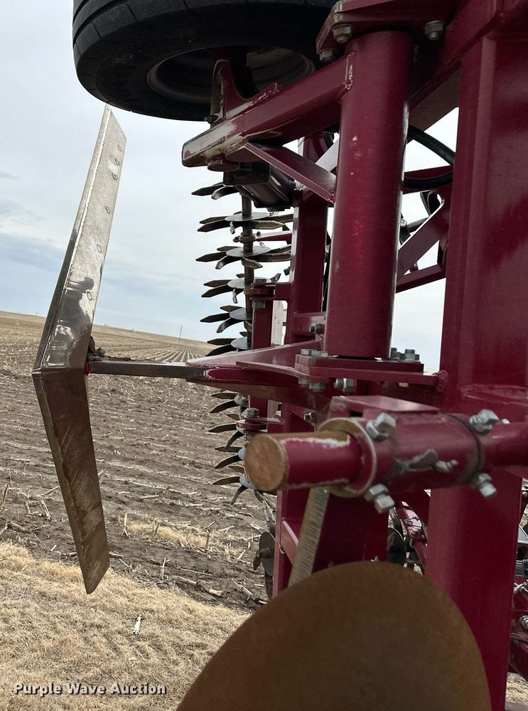 image for item ER8821 2022 Premier Tillage Minimizer 9543 sweep plow