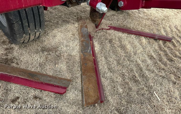 image for item ER8821 2022 Premier Tillage Minimizer 9543 sweep plow