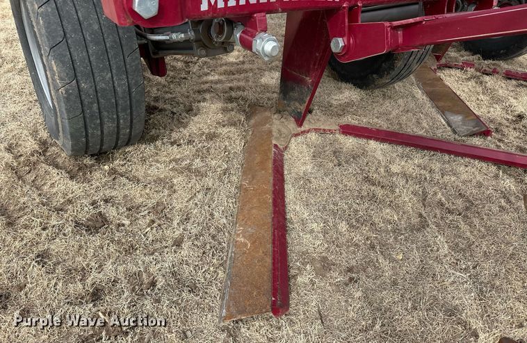 image for item ER8821 2022 Premier Tillage Minimizer 9543 sweep plow