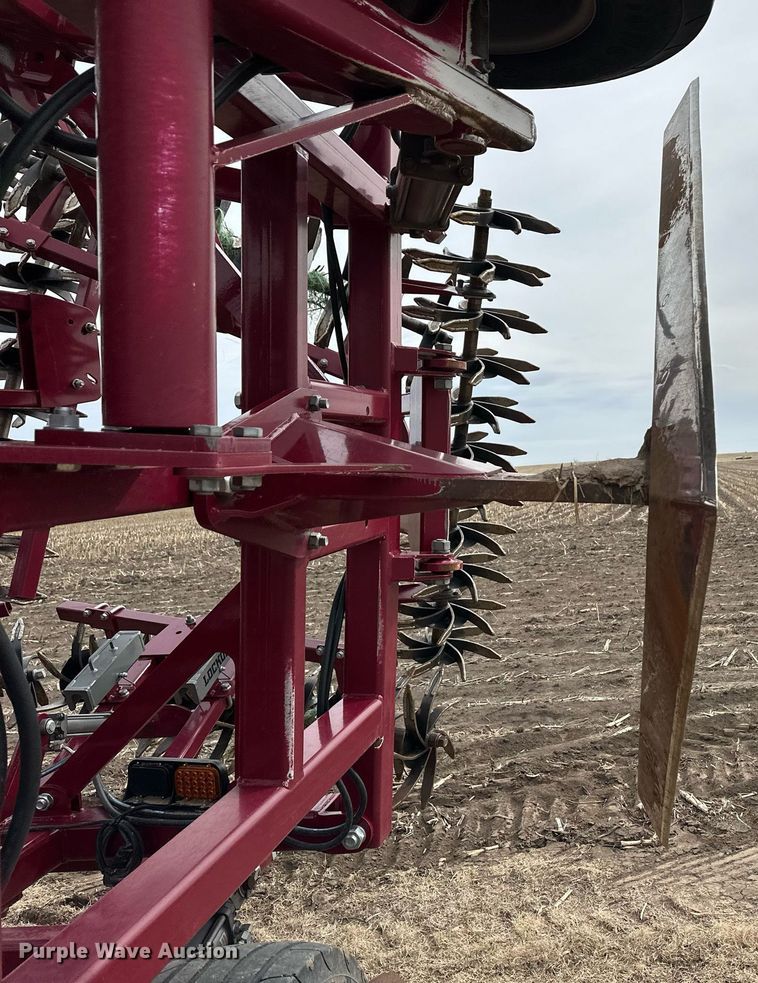 image for item ER8821 2022 Premier Tillage Minimizer 9543 sweep plow