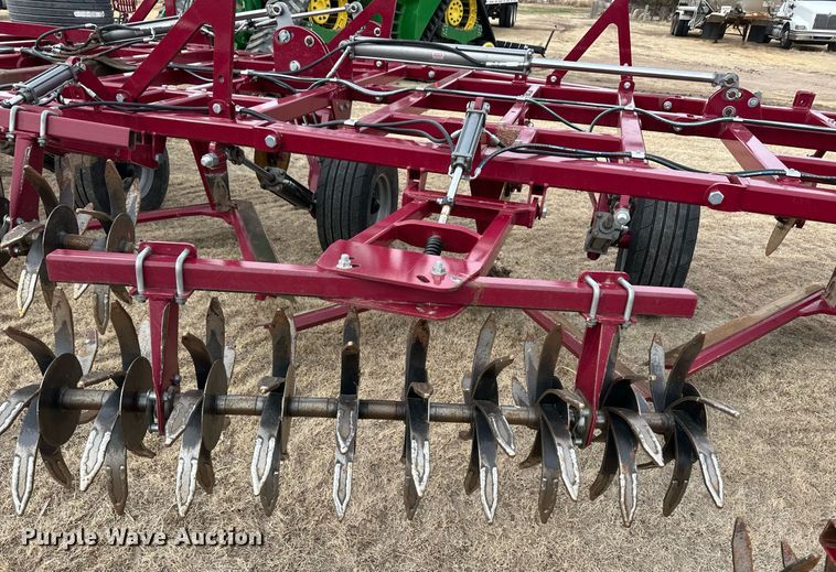 image for item ER8821 2022 Premier Tillage Minimizer 9543 sweep plow
