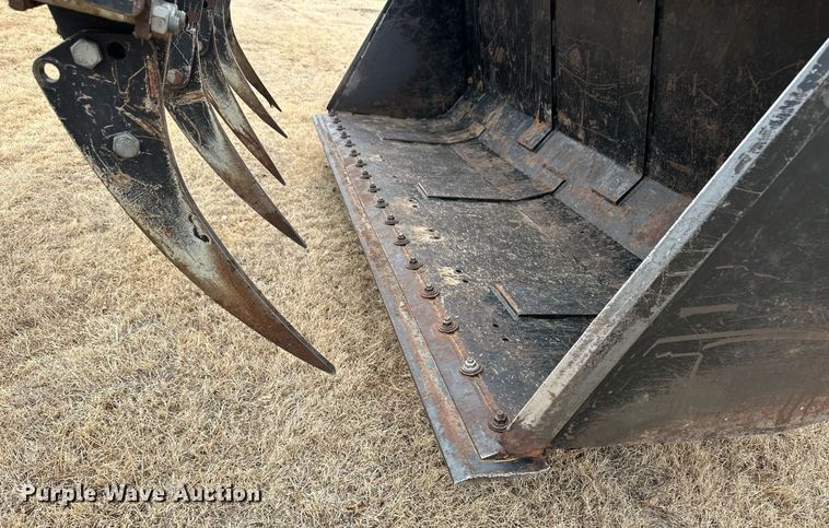 image for item ER8825 2012 New Holland TV6070 bi-directional tractor