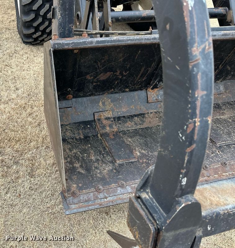 image for item ER8825 2012 New Holland TV6070 bi-directional tractor