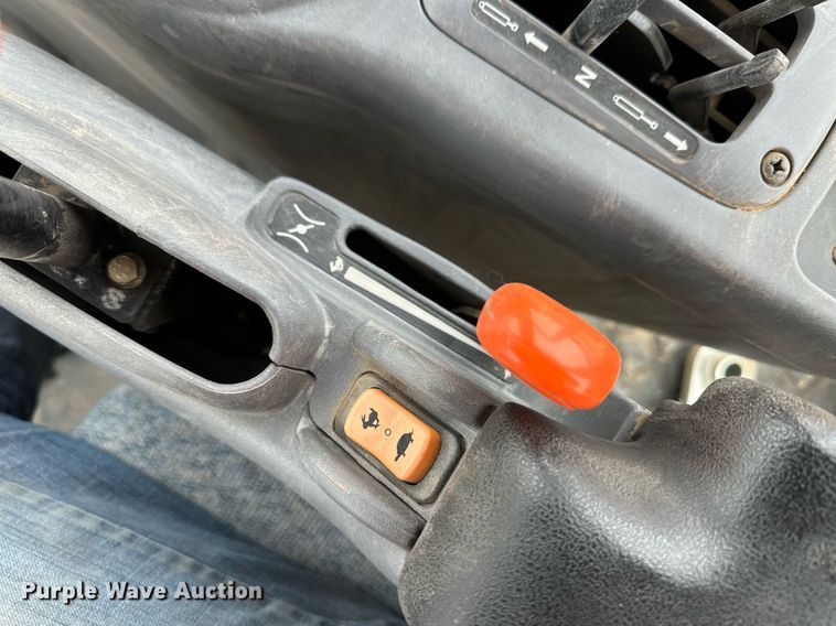 image for item ER8825 2012 New Holland TV6070 bi-directional tractor