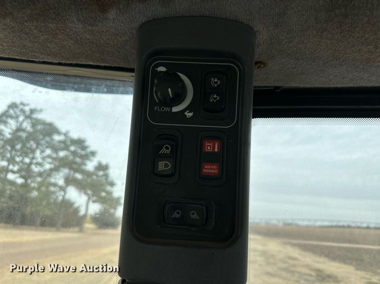 image for item ER8825 2012 New Holland TV6070 bi-directional tractor