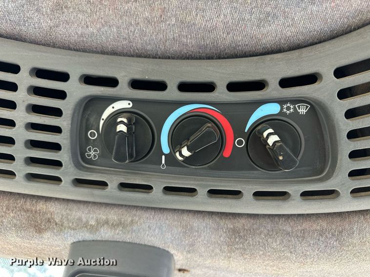 image for item ER8825 2012 New Holland TV6070 bi-directional tractor