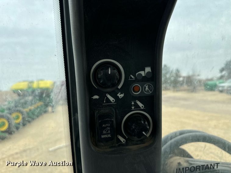 image for item ER8825 2012 New Holland TV6070 bi-directional tractor