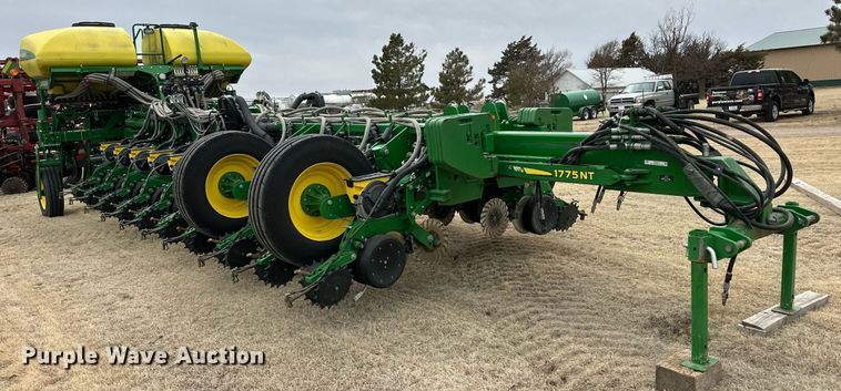 image for item ER8827 2019 John Deere 1775 NT no-till planter