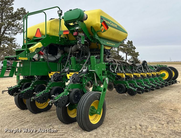 image for item ER8827 2019 John Deere 1775 NT no-till planter