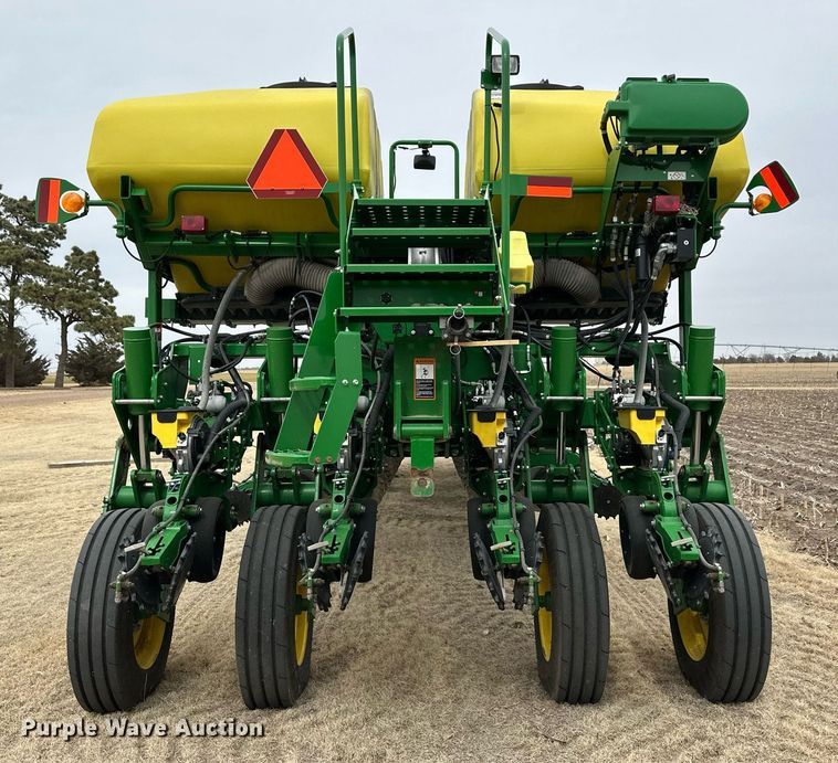 image for item ER8827 2019 John Deere 1775 NT no-till planter