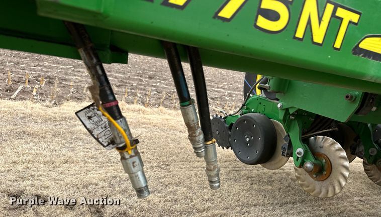 image for item ER8827 2019 John Deere 1775 NT no-till planter