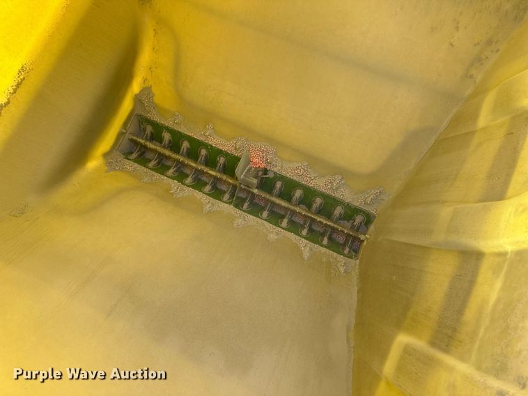 image for item ER8827 2019 John Deere 1775 NT no-till planter