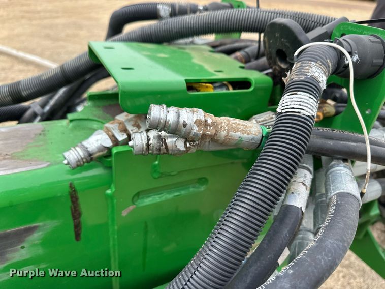 image for item ER8827 2019 John Deere 1775 NT no-till planter