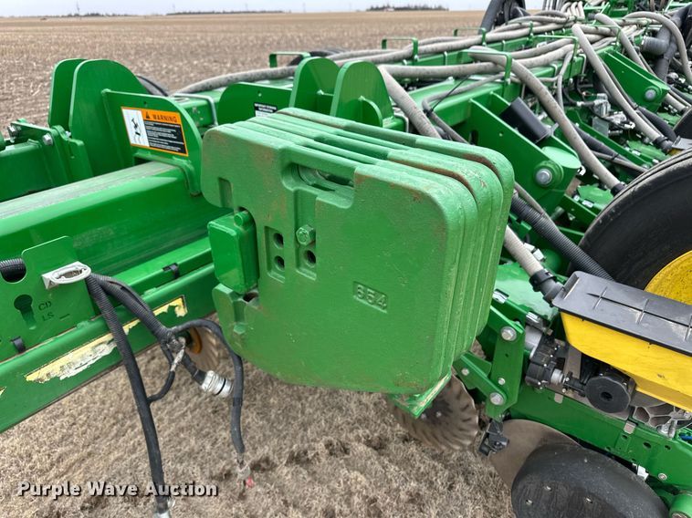 image for item ER8827 2019 John Deere 1775 NT no-till planter