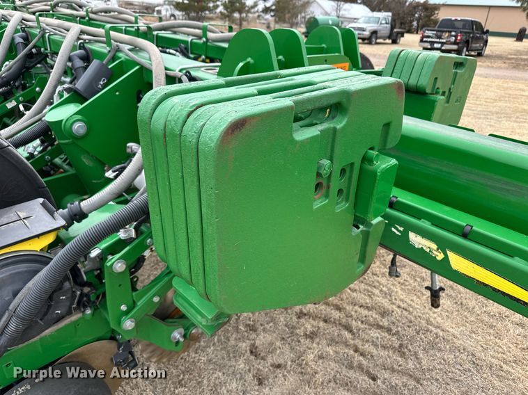 image for item ER8827 2019 John Deere 1775 NT no-till planter