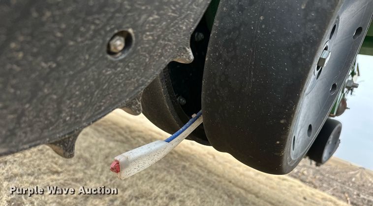 image for item ER8827 2019 John Deere 1775 NT no-till planter