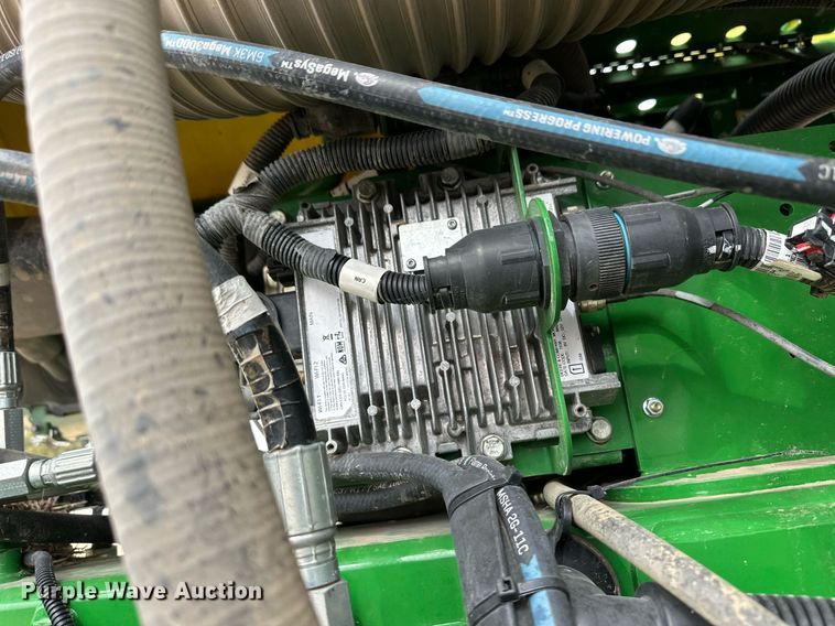 image for item ER8827 2019 John Deere 1775 NT no-till planter