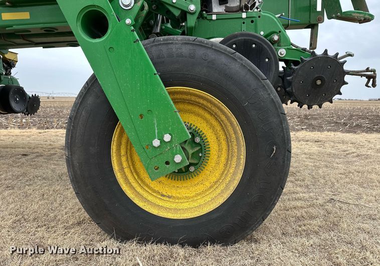 image for item ER8827 2019 John Deere 1775 NT no-till planter