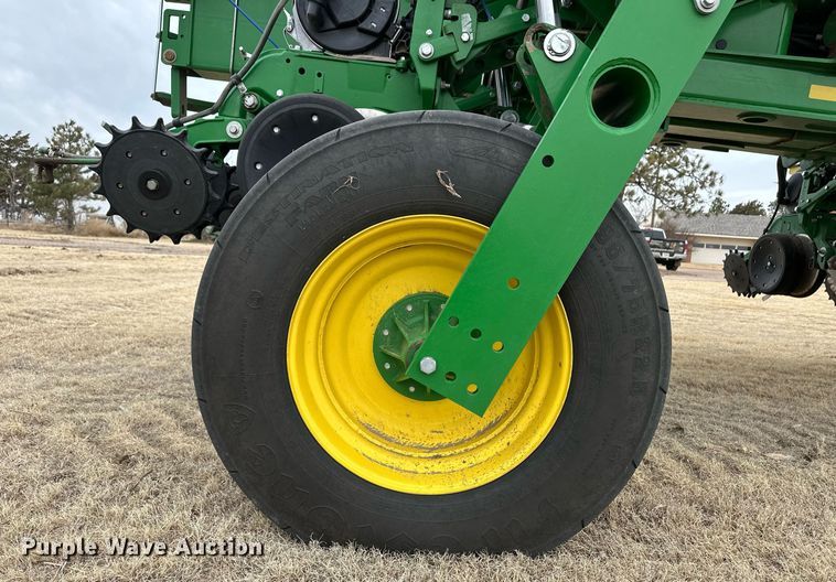 image for item ER8827 2019 John Deere 1775 NT no-till planter
