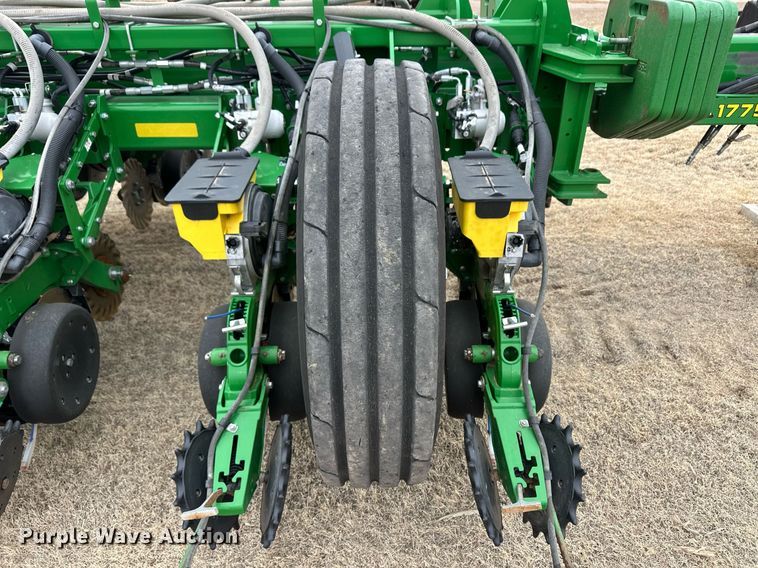 image for item ER8827 2019 John Deere 1775 NT no-till planter