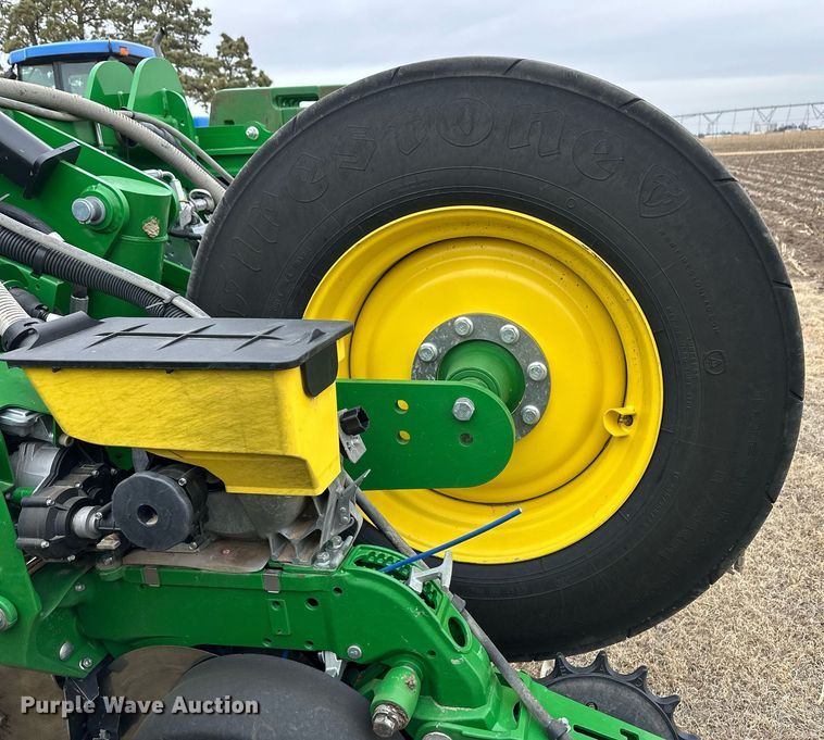 image for item ER8827 2019 John Deere 1775 NT no-till planter