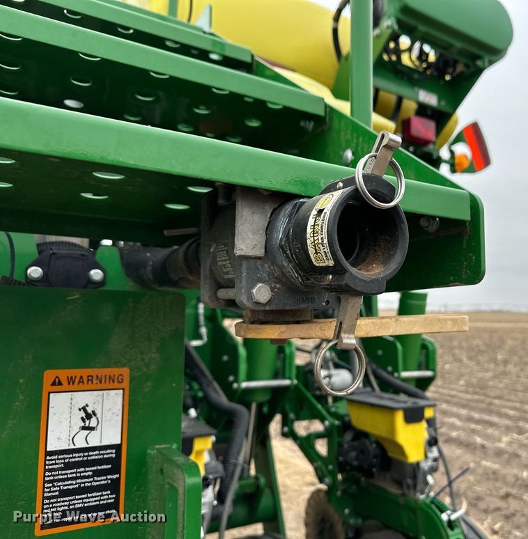 image for item ER8827 2019 John Deere 1775 NT no-till planter