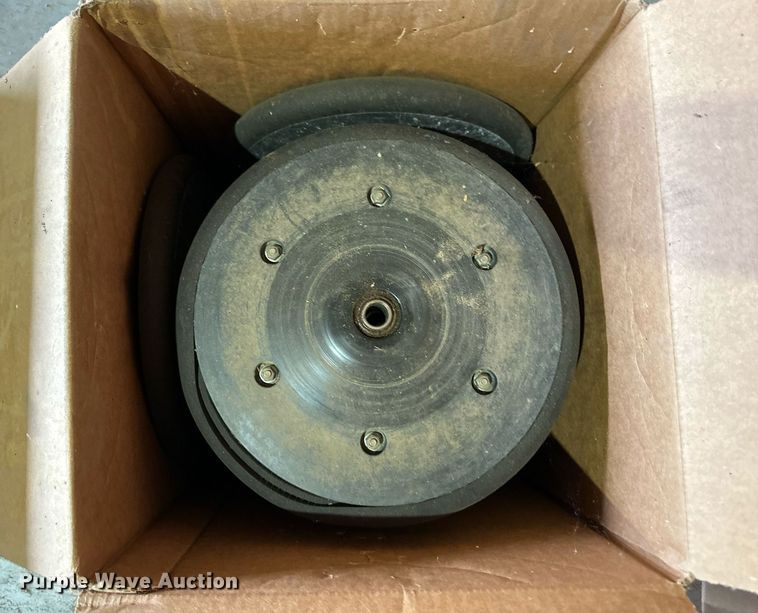 image for item ER8827 2019 John Deere 1775 NT no-till planter