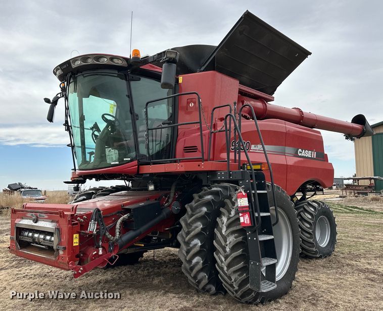 image for item ER8828 2013 Case IH 9230 combine