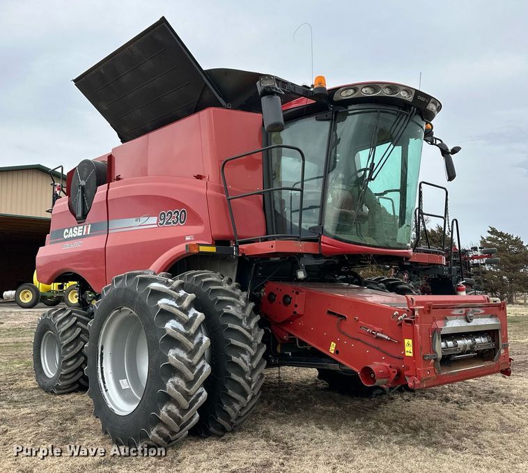image for item ER8828 2013 Case IH 9230 combine