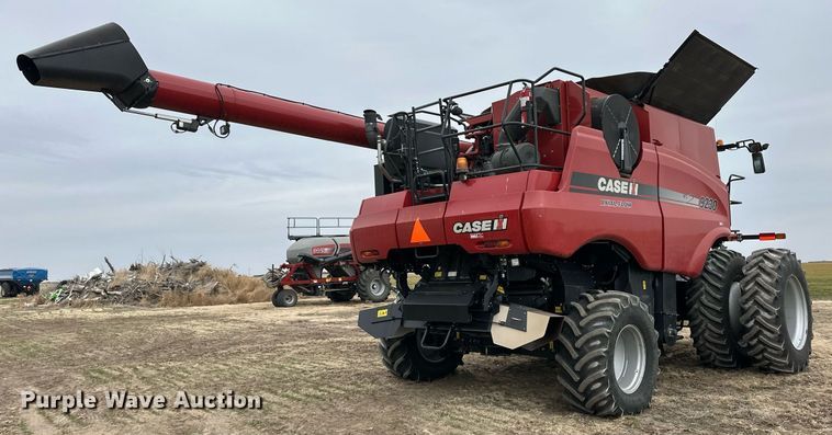 image for item ER8828 2013 Case IH 9230 combine