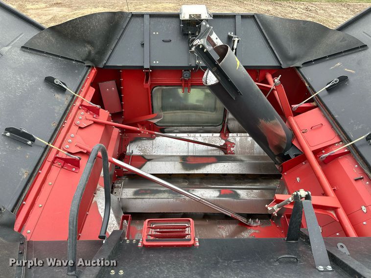 image for item ER8828 2013 Case IH 9230 combine