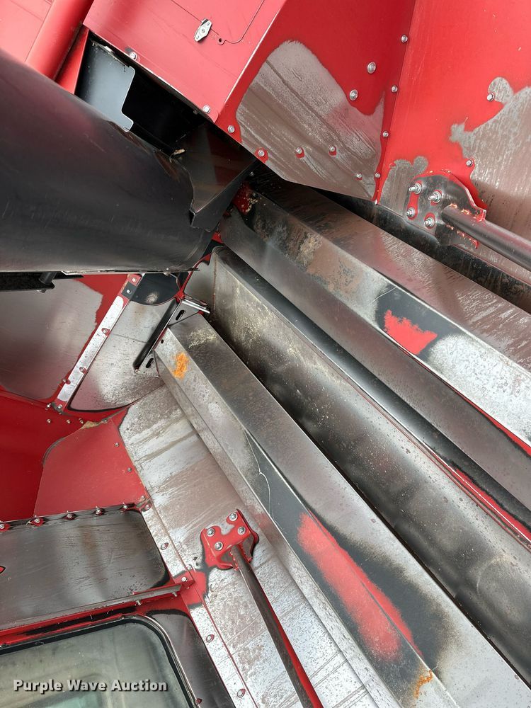 image for item ER8828 2013 Case IH 9230 combine