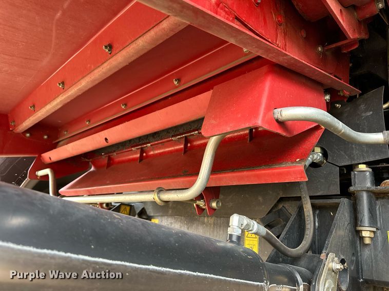 image for item ER8828 2013 Case IH 9230 combine