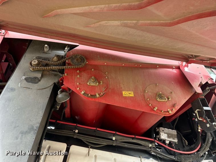 image for item ER8828 2013 Case IH 9230 combine