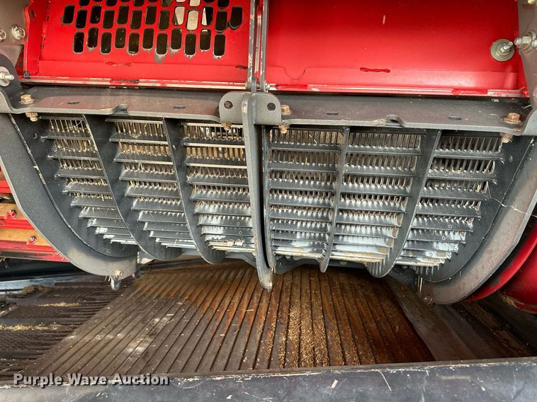 image for item ER8828 2013 Case IH 9230 combine