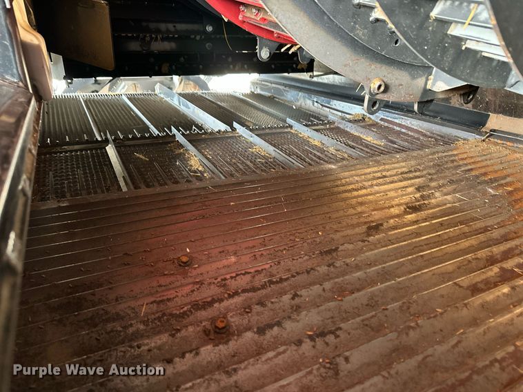 image for item ER8828 2013 Case IH 9230 combine