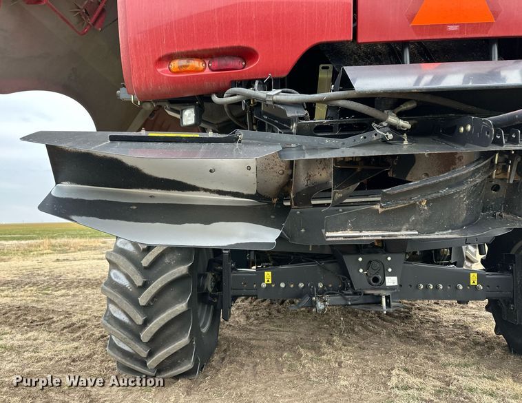 image for item ER8828 2013 Case IH 9230 combine