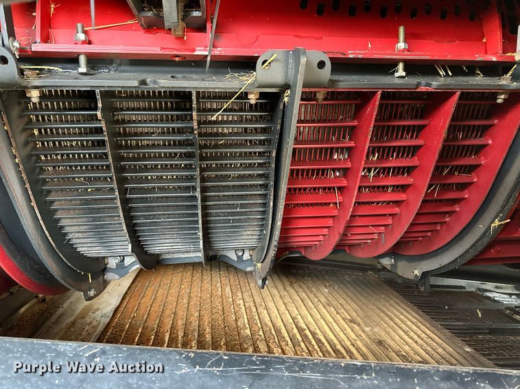image for item ER8828 2013 Case IH 9230 combine