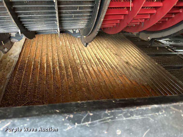 image for item ER8828 2013 Case IH 9230 combine