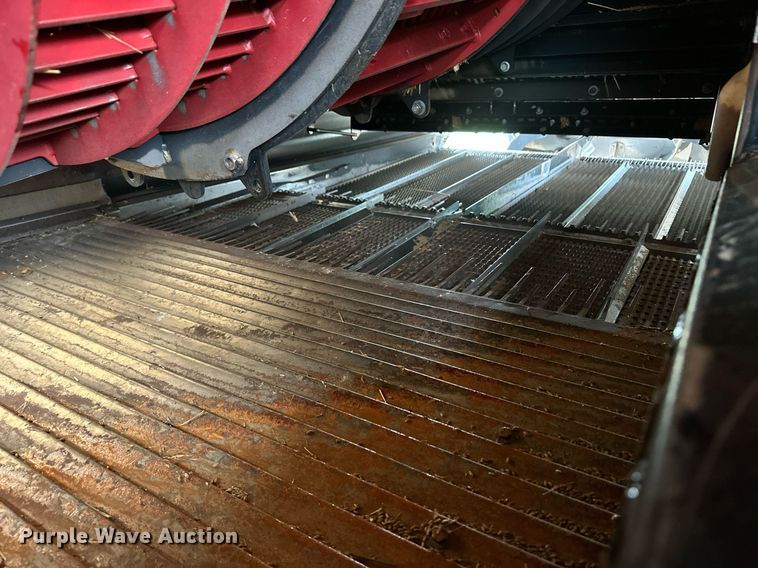 image for item ER8828 2013 Case IH 9230 combine