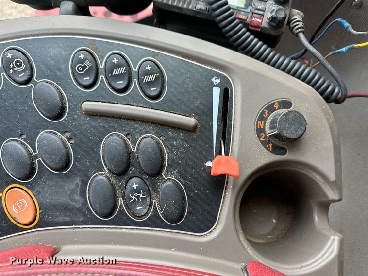 image for item ER8828 2013 Case IH 9230 combine