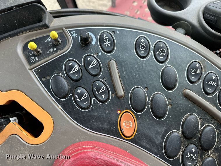 image for item ER8828 2013 Case IH 9230 combine